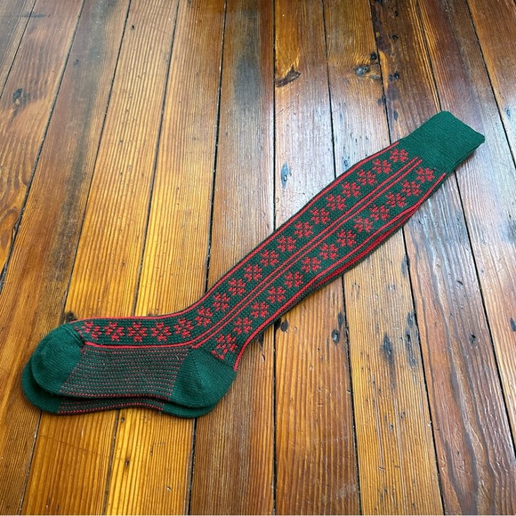 NWOT Vintage 1970s hand knit over-the-knee Christmas stockings/socks 20” - Picture 5 of 9